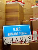 A Brigada Fiscal apreendeu 56 mil maos de tabaco junto  fronteira de Chaves